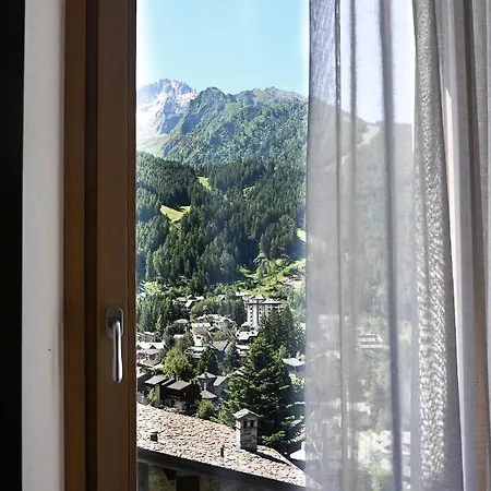 Grey Castle Garni&suite Hotel 2*