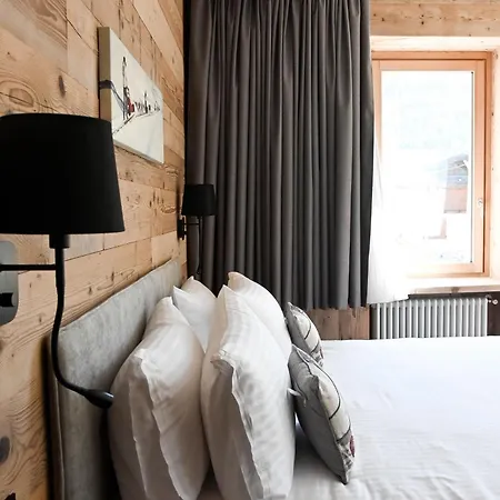 Отель Grey Castle Garni&suite 2*