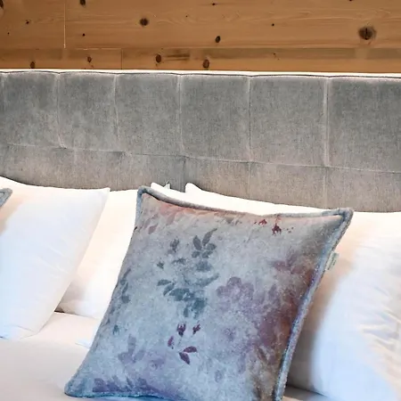 Grey Castle Garni&suite Отель 2*