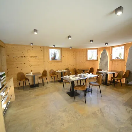Grey Castle Garni&suite Ponte di Legno